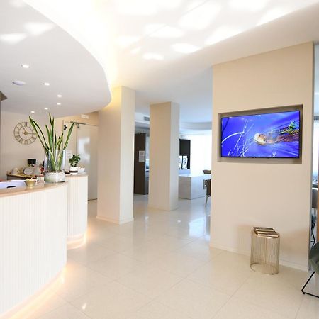Albergo Grappolo D'Oro มอนเตเบลลูนา ภายนอก รูปภาพ