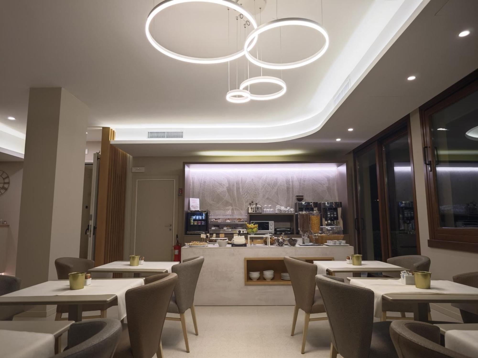 Albergo Grappolo D'Oro มอนเตเบลลูนา ภายนอก รูปภาพ