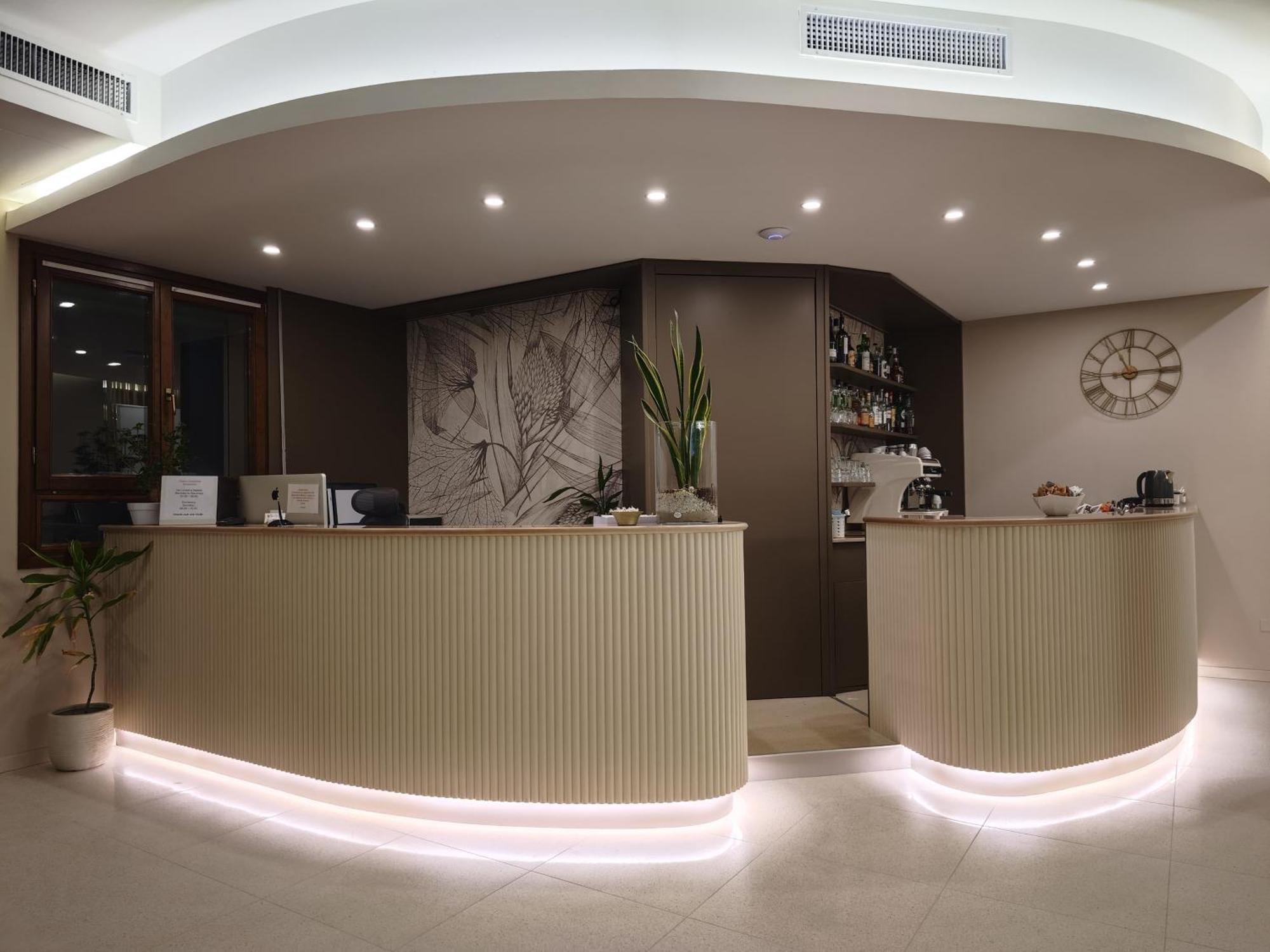 Albergo Grappolo D'Oro มอนเตเบลลูนา ภายนอก รูปภาพ