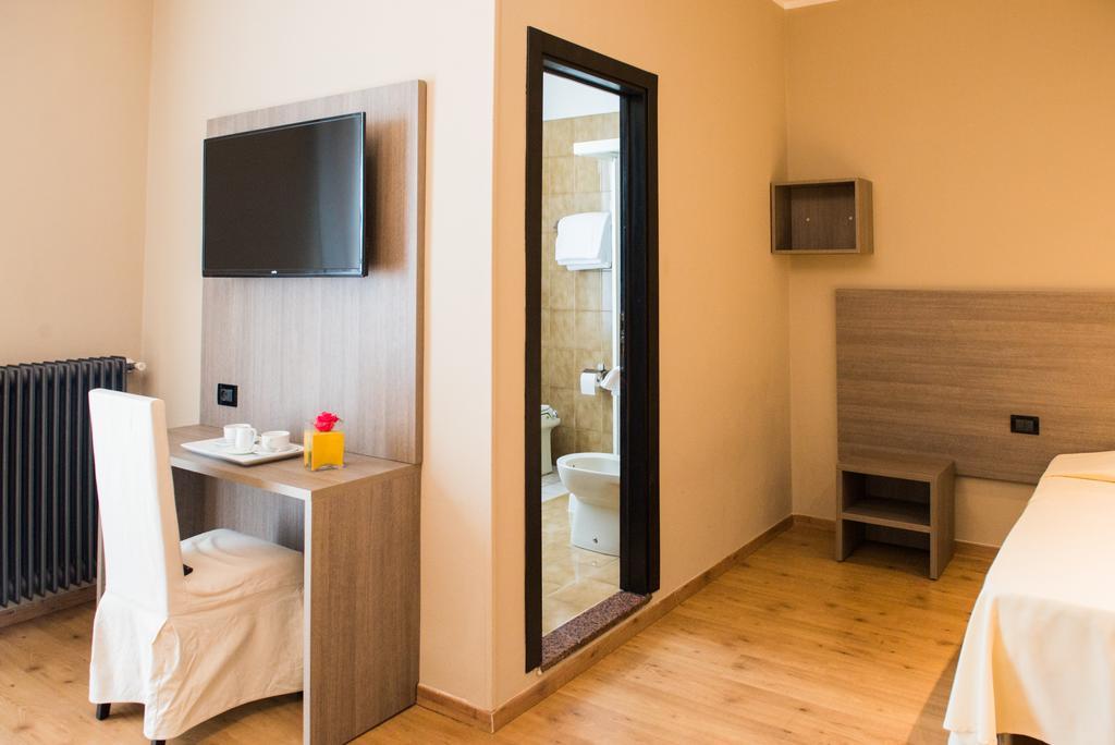 Albergo Grappolo D'Oro มอนเตเบลลูนา ภายนอก รูปภาพ