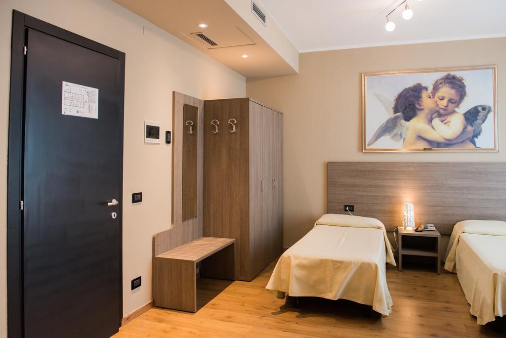 Albergo Grappolo D'Oro มอนเตเบลลูนา ภายนอก รูปภาพ