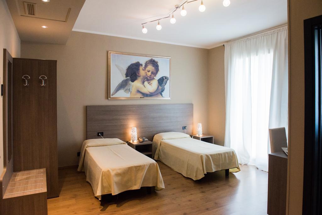 Albergo Grappolo D'Oro มอนเตเบลลูนา ภายนอก รูปภาพ