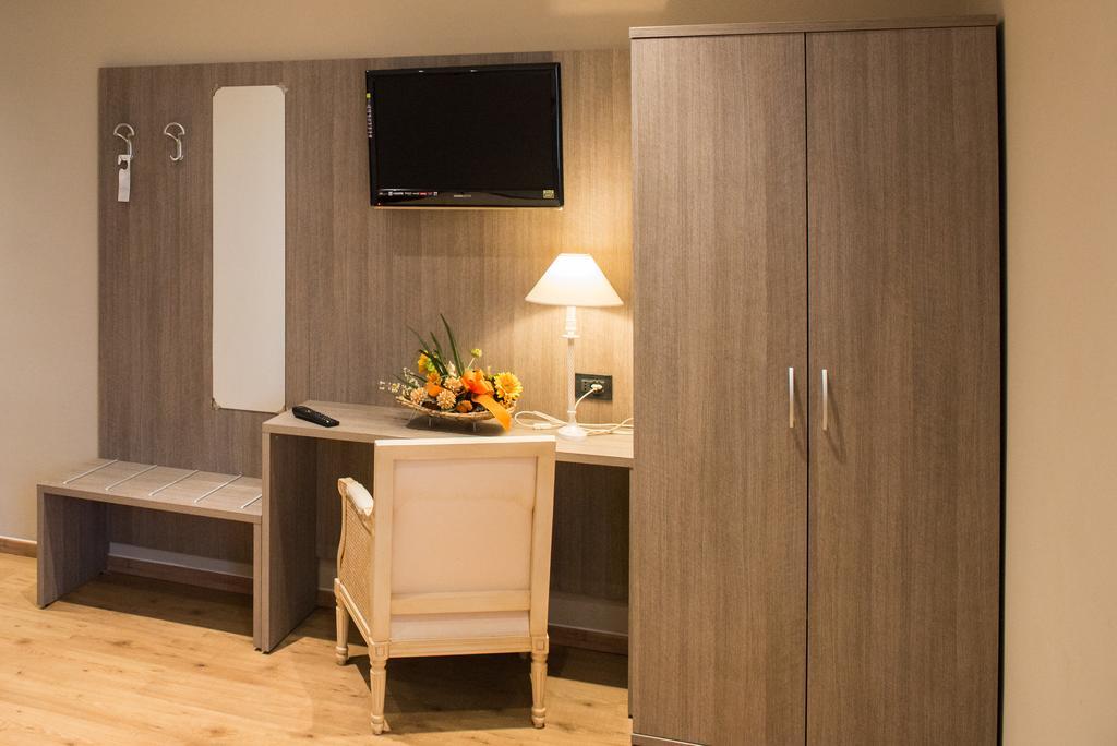 Albergo Grappolo D'Oro มอนเตเบลลูนา ภายนอก รูปภาพ