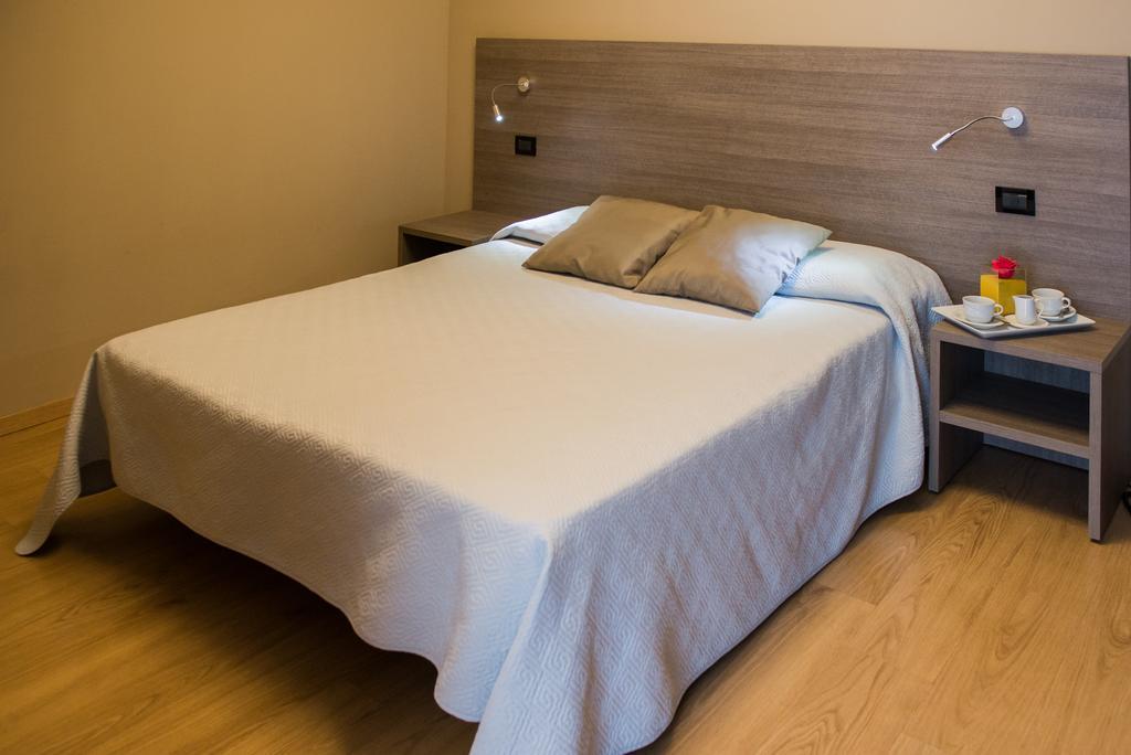 Albergo Grappolo D'Oro มอนเตเบลลูนา ภายนอก รูปภาพ