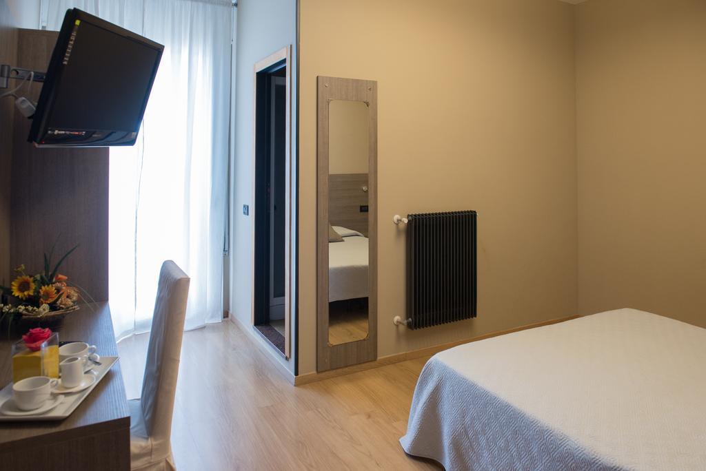 Albergo Grappolo D'Oro มอนเตเบลลูนา ภายนอก รูปภาพ