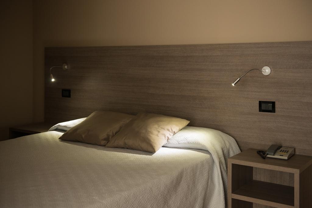 Albergo Grappolo D'Oro มอนเตเบลลูนา ภายนอก รูปภาพ