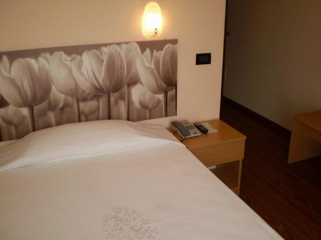 Albergo Grappolo D'Oro มอนเตเบลลูนา ภายนอก รูปภาพ